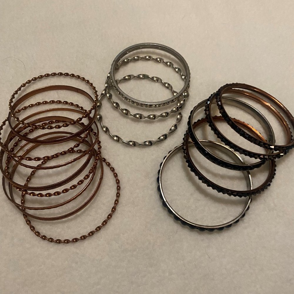 MULTI-COLORED BRACELETTE SET